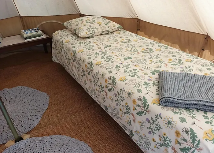 Glamping Kotitila Kiveinen * Laitila